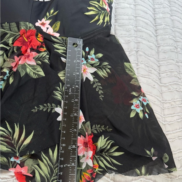 Kona Sol Black Floral Mesh Strapless Tankini Swim Top size Small - Picture 8 of 9